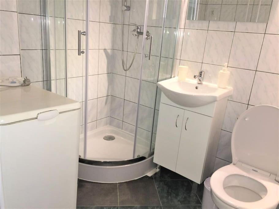 57 Lobzowska Bright Apartment Краків Екстер'єр фото